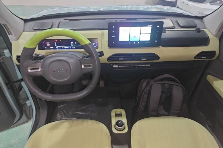 Used Geely Galaxy Panda 2023 Panda Mini 200km Endurance Bear Center Console