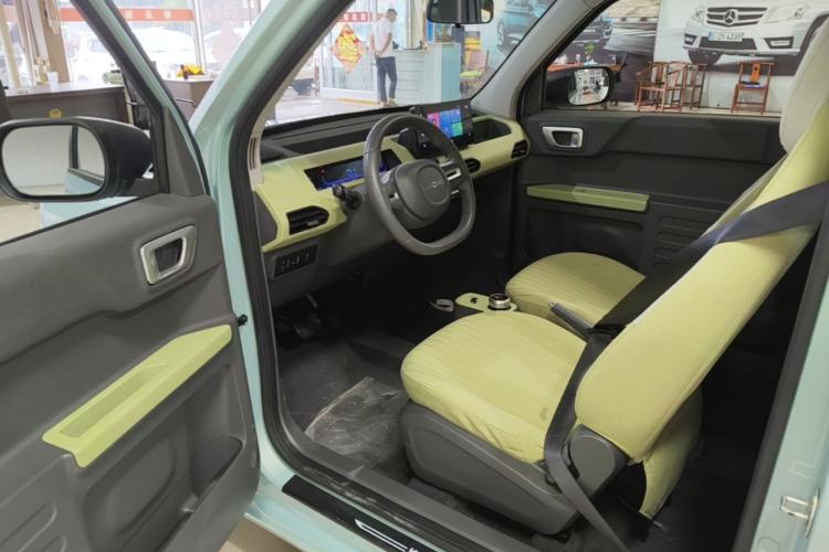 Used Geely Galaxy Panda 2023 Panda Mini 200km Endurance Bear Driver Seat