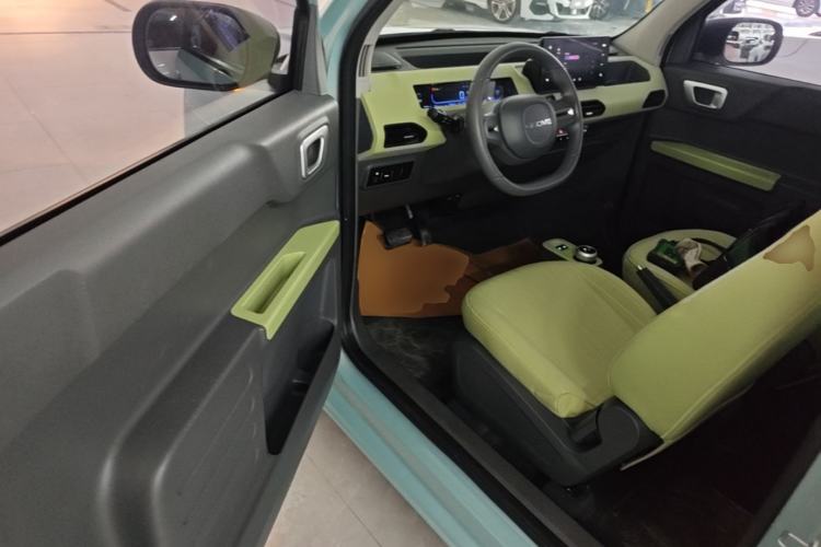 Used Geely Galaxy Panda 2023 Panda Mini 200km Endurance Bear Driver Seat