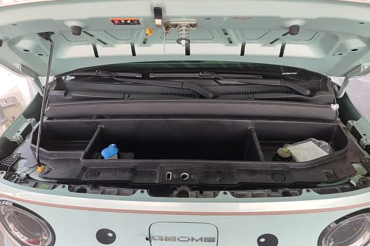 Used Geely Galaxy Panda 2023 Panda Mini 200km Endurance Bear Engine Bay