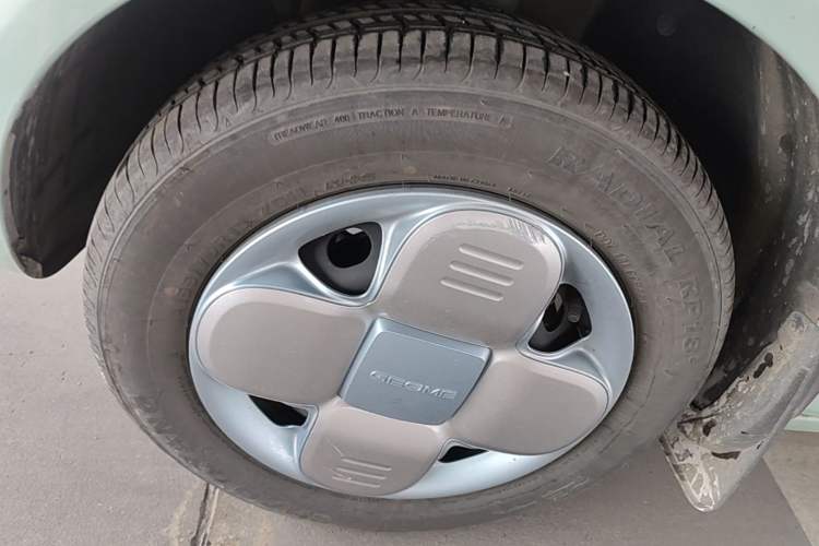 Used Geely Galaxy Panda 2023 Panda Mini 200km Endurance Bear Exterior 4