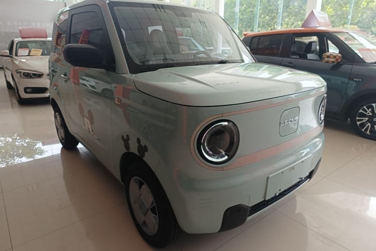 Used Geely Galaxy Panda 2023 Panda Mini 200km Endurance Bear Front Right 45 Deg