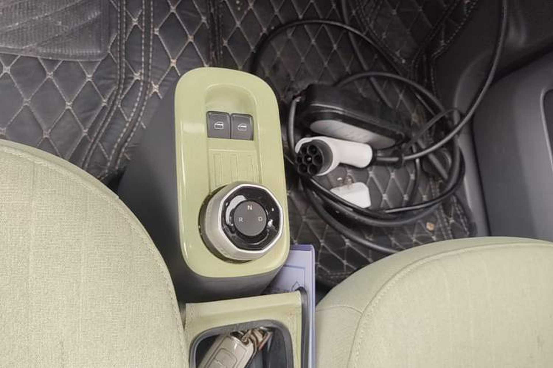 Used Geely Galaxy Panda 2023 Panda Mini 120km Cute Bear Gear Lever