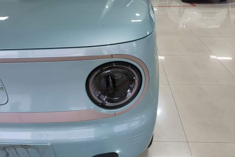Used Geely Galaxy Panda 2023 Panda Mini 200km Endurance Bear Left Front Headlight