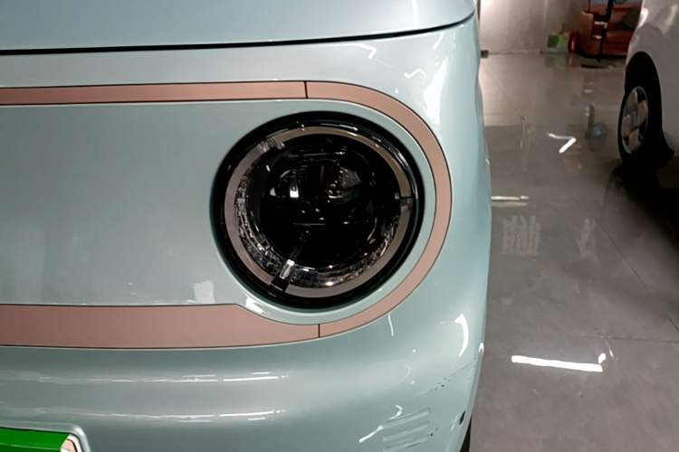 Used Geely Galaxy Panda 2023 Panda Mini 200km Endurance Bear Left Front Headlight