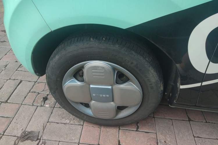 Used Geely Galaxy Panda 2023 Panda Mini 200km Endurance Bear Left Front Wheel Hub