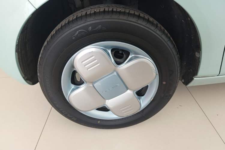 Used Geely Galaxy Panda 2023 Panda Mini 200km Endurance Bear Left Front Wheel Hub