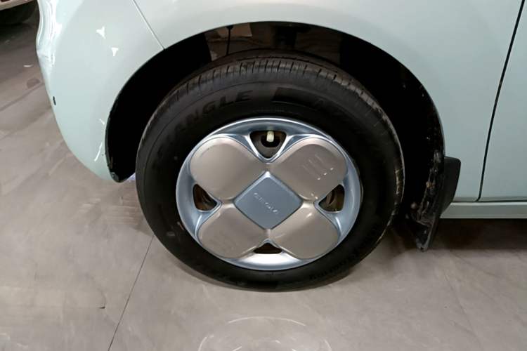 Used Geely Galaxy Panda 2023 Panda Mini 200km Endurance Bear Left Front Wheel Hub