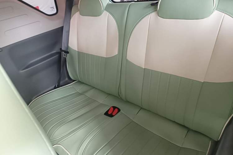 Used Geely Galaxy Panda 2023 Panda Mini 200km Endurance Bear Left Rear Seat