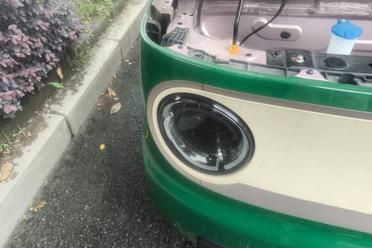 Used Geely Galaxy Panda 2023 Panda Mini 200km Endurance Bear Right Front Headlight
