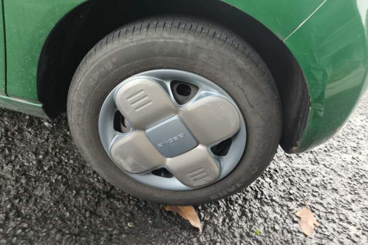 Used Geely Galaxy Panda 2023 Panda Mini 200km Endurance Bear Right Front Wheel Hub
