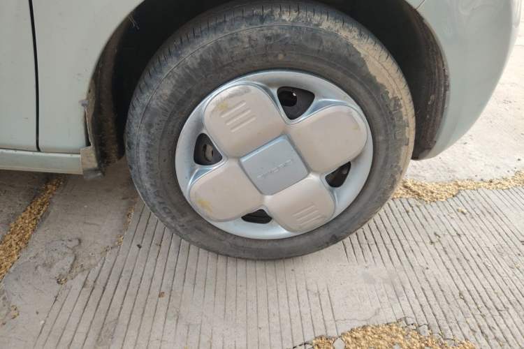 Used Geely Galaxy Panda 2023 Panda Mini 120km Asian Games Edition Right Front Wheel Hub