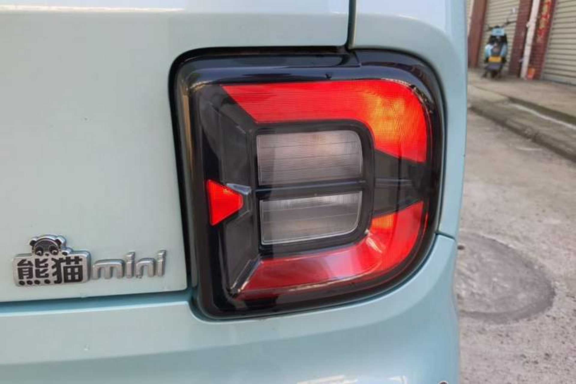 Used Geely Galaxy Panda 2023 Panda Mini 200km Endurance Bear Right Rear Taillight