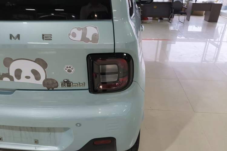 Used Geely Galaxy Panda 2023 Panda Mini 200km Endurance Bear Right Rear Taillight