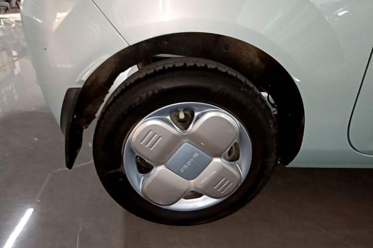 Used Geely Galaxy Panda 2023 Panda Mini 200km Endurance Bear Right Rear Wheel Hub