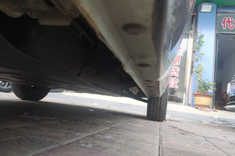 Used Geely Galaxy Panda 2023 Panda Mini 200km Endurance Bear Right Side Sill