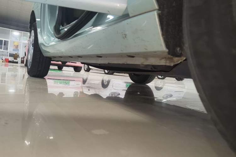 Used Geely Galaxy Panda 2023 Panda Mini 200km Endurance Bear Right Side Sill