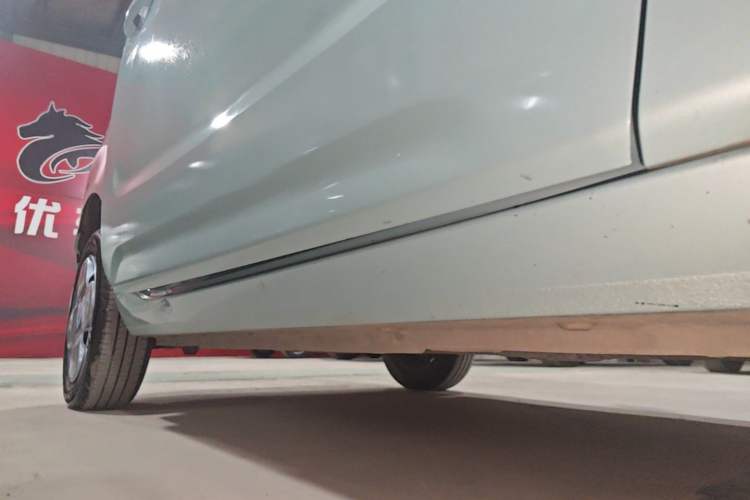 Used Geely Galaxy Panda 2023 Panda Mini 200km Endurance Bear Right Side Sill