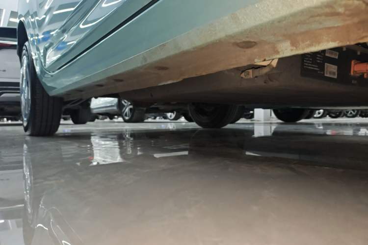 Used Geely Galaxy Panda 2023 Panda Mini 200km Endurance Bear Right Side Sill