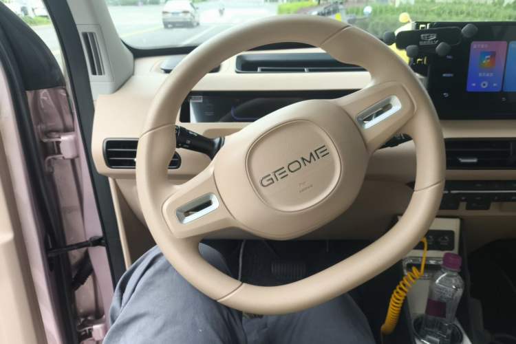 Used Geely Galaxy Panda 2023 Panda Mini 200km Endurance Bear Steering Wheel