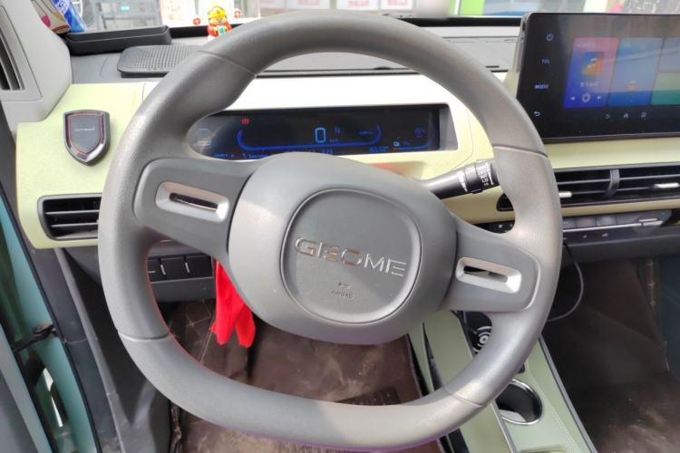 Used Geely Galaxy Panda 2023 Panda Mini 200km Endurance Bear Steering Wheel