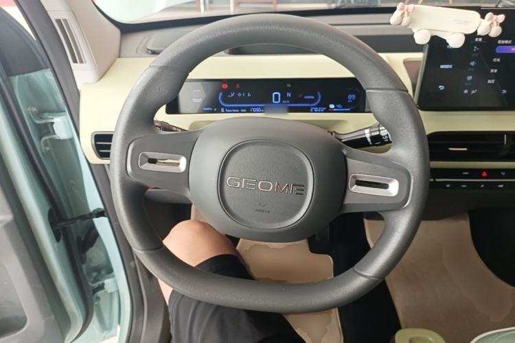 Used Geely Galaxy Panda 2023 Panda Mini 200km Endurance Bear Steering Wheel