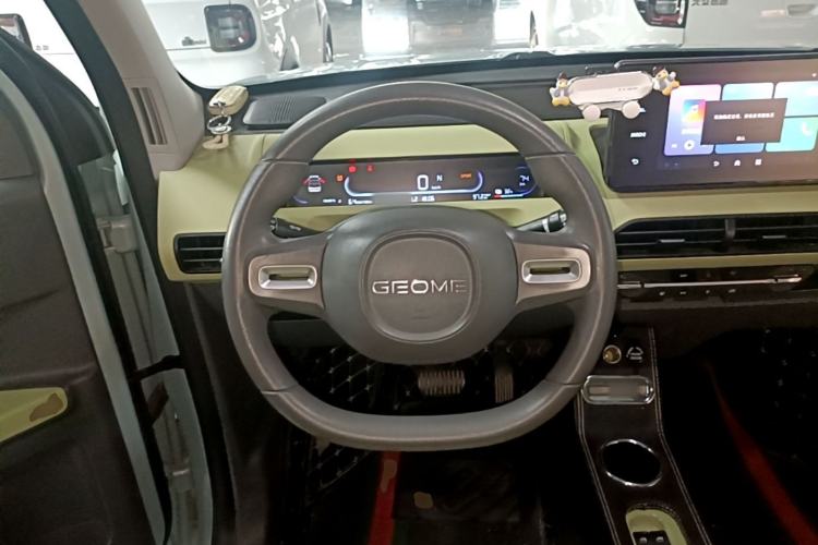 Used Geely Galaxy Panda 2023 Panda Mini 200km Endurance Bear Steering Wheel