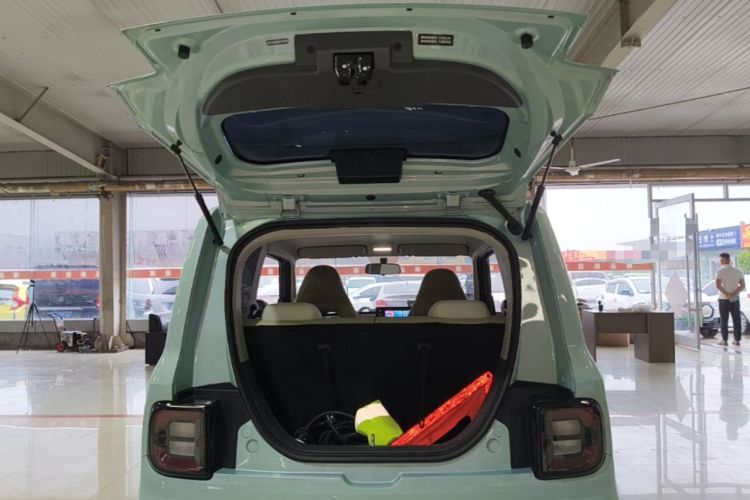 Used Geely Galaxy Panda 2023 Panda Mini 200km Endurance Bear Trunk
