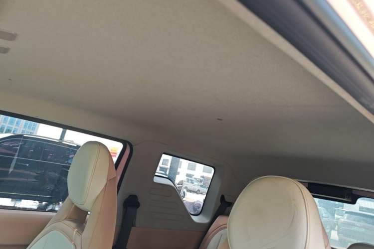 Used Geely Galaxy Panda 2023 Panda Mini 200km Endurance Bear Headliner