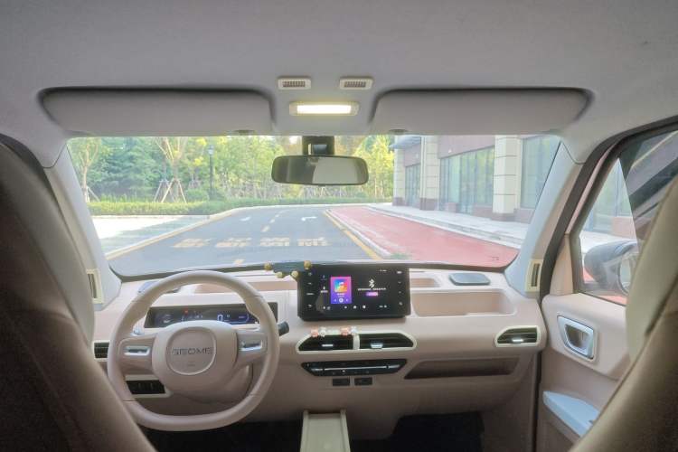 Used Geely Galaxy Panda 2023 Panda Mini 200km Endurance Bear Headliner