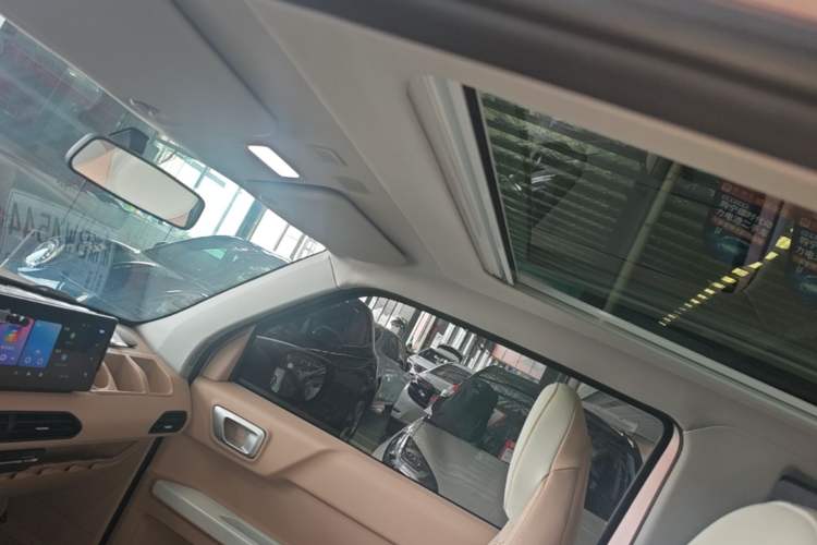 Used Geely Galaxy Panda 2023 Panda Mini 200km Dynamic Bear Headliner