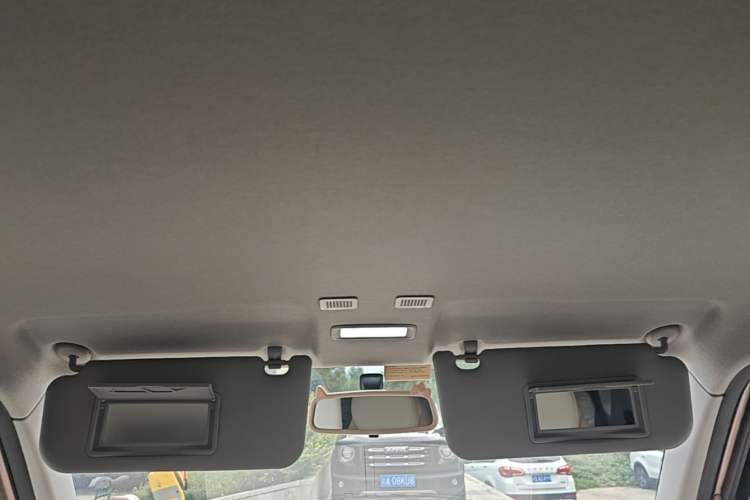 Used Geely Galaxy Panda 2023 Panda Mini 200km Endurance Bear Headliner