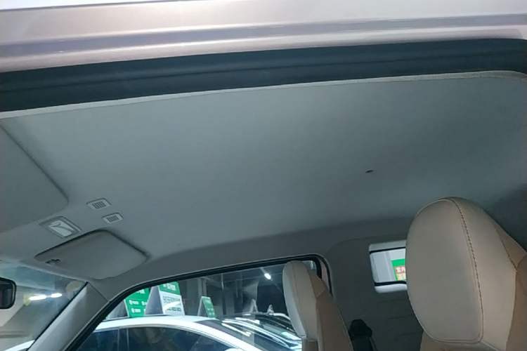 Used Geely Galaxy Panda 2023 Panda Mini 200km Endurance Bear Headliner