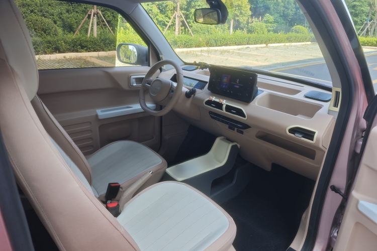 Used Geely Galaxy Panda 2023 Panda Mini 200km Endurance Bear Interior 1