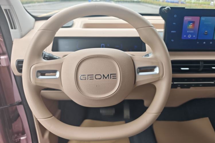 Used Geely Galaxy Panda 2023 Panda Mini 200km Endurance Bear Interior 1