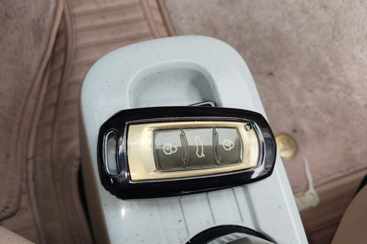Used Geely Galaxy Panda 2023 Panda Mini 200km Endurance Bear Interior 1