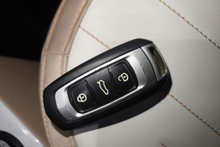 Used Geely Galaxy Panda 2023 Panda Mini 200km Endurance Bear Interior 1