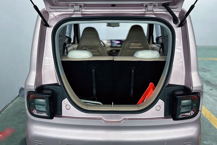 Used Geely Galaxy Panda 2023 Panda Mini 200km Endurance Bear Interior 1