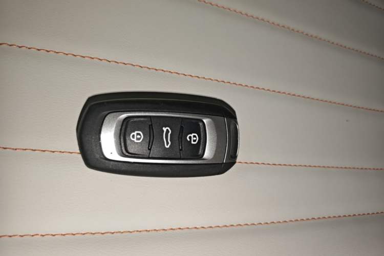 Used Geely Galaxy Panda 2023 Panda Mini 200km Endurance Bear Interior 1