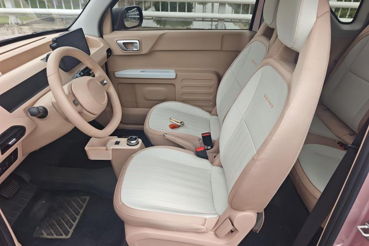Used Geely Galaxy Panda 2023 Panda Mini 200km Endurance Bear Interior 2