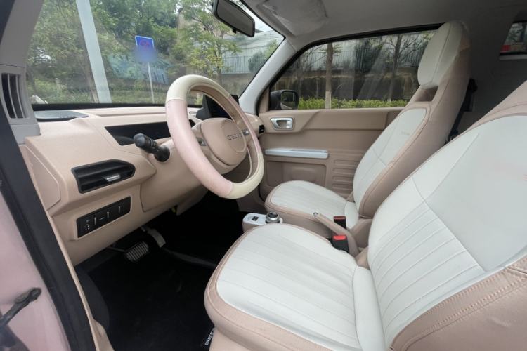 Used Geely Galaxy Panda 2023 Panda Mini 200km Endurance Bear Interior 2