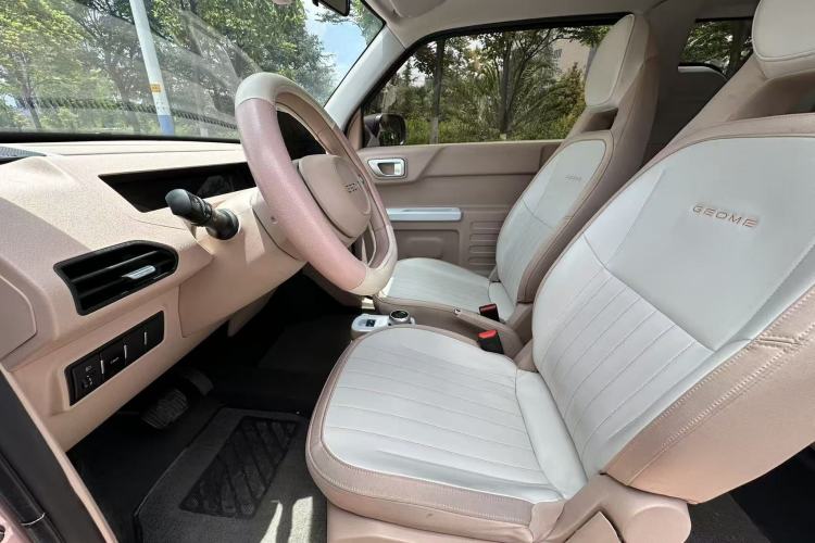 Used Geely Galaxy Panda 2023 Panda Mini 200km Endurance Bear Interior 2