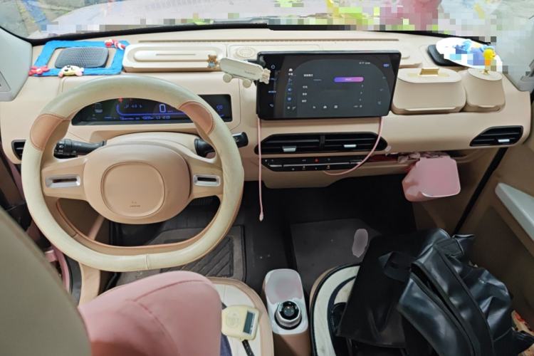 Used Geely Galaxy Panda 2023 Panda Mini 200km Endurance Bear Interior 2