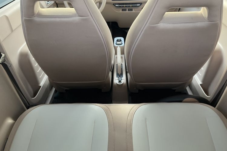 Used Geely Galaxy Panda 2023 Panda Mini 200km Endurance Bear Interior 3