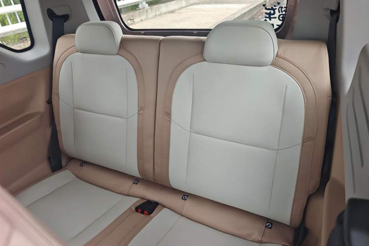 Used Geely Galaxy Panda 2023 Panda Mini 200km Endurance Bear Interior 3