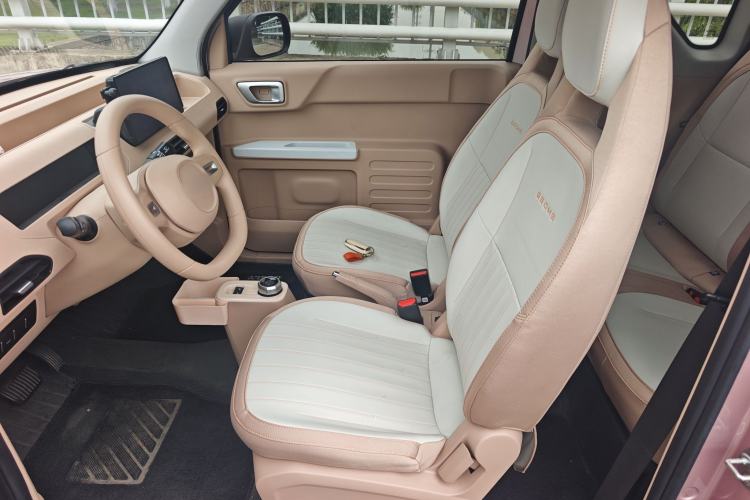Used Geely Galaxy Panda 2023 Panda Mini 200km Endurance Bear Interior 3