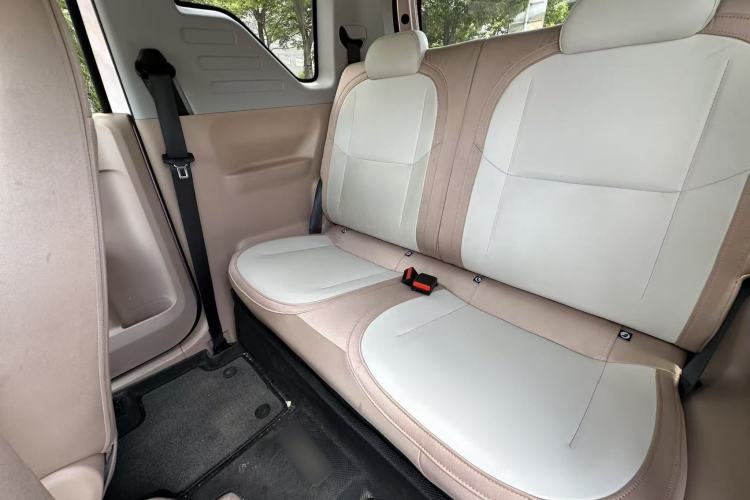 Used Geely Galaxy Panda 2023 Panda Mini 200km Endurance Bear Interior 3