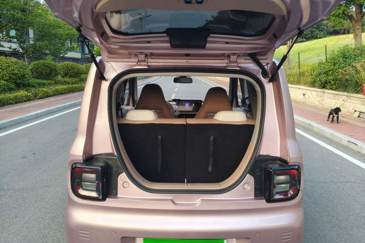 Used Geely Galaxy Panda 2023 Panda Mini 200km Endurance Bear Interior 3