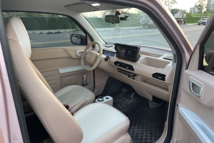 Used Geely Galaxy Panda 2023 Panda Mini 200km Endurance Bear Interior 4