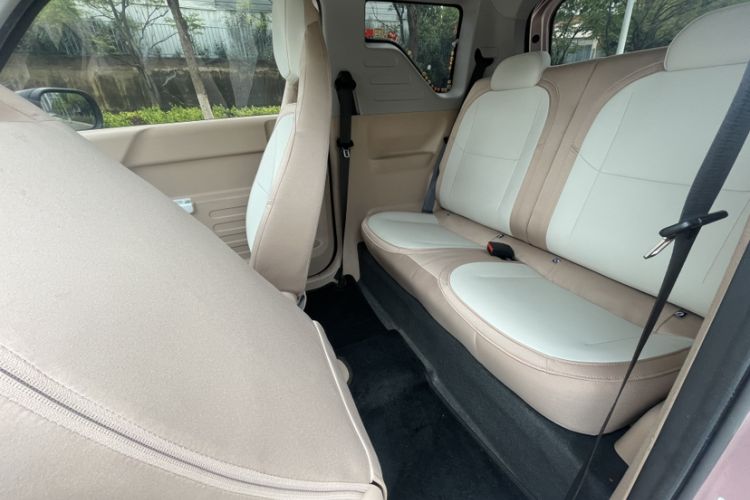 Used Geely Galaxy Panda 2023 Panda Mini 200km Endurance Bear Interior 4